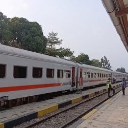 KAI Daop 2 Bandung Pastikan Perjalanan Kereta Api Aman Pasca Gempa 4,9M di Selatan Sukabumi KAI Daop 2 Bandung Pastikan Perjalanan Kereta Api Aman Pasca Gempa 4,9M di Selatan Sukabumi