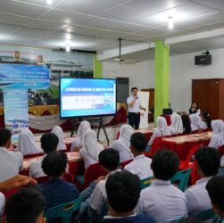 KAI Bandara Edukasi 150 Pelajar SMA Negeri 1 Lubuk Pakam tentang Keselamatan Perkeretaapian Sekaligus Perkenalkan Layanan Baru