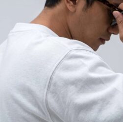 Saatnya Berhenti Membeli Pakaian yang Hanya “Oke” di Awal