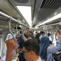 Jelang Tiga Tahun Beroperasi, LRT Jabodebek Cetak Rekor 3 Juta Pengguna dalam Sebulan Jelang Tiga Tahun Beroperasi, LRT Jabodebek Cetak Rekor 3 Juta Pengguna dalam Sebulan