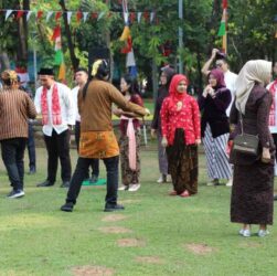 Pekerja BRI Region 6 Antusias Ikuti Beragam Lomba 17 Agustus Pekerja BRI Region 6 Antusias Ikuti Beragam Lomba 17 Agustus