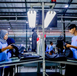 Mengintip Dapur Produksi PT Akarsa Garment Indonesia: Vendor Utama Seragam Korporat dan Fesyen Lokal Mengintip Dapur Produksi PT Akarsa Garment Indonesia: Vendor Utama Seragam Korporat dan Fesyen Lokal